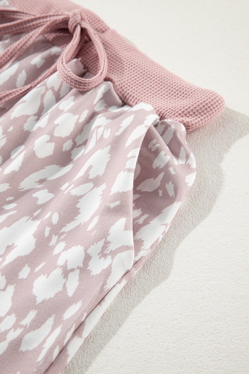 Khaki Classic Leopard Arched Hem Elastic Waistband Casual Shorts